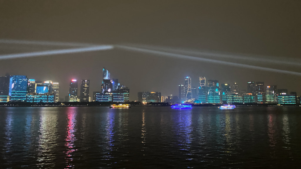 城市夜景灯光秀.jpg